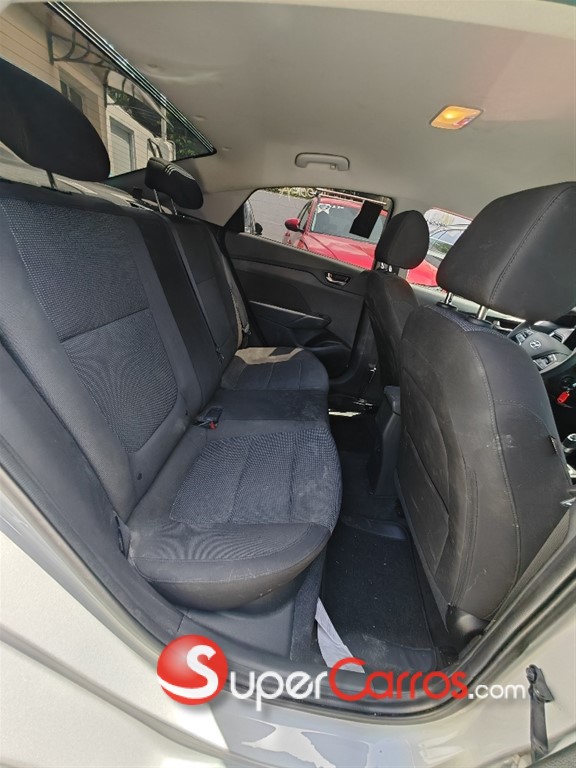 2022 Hyundai Accent — foto 7 / 8