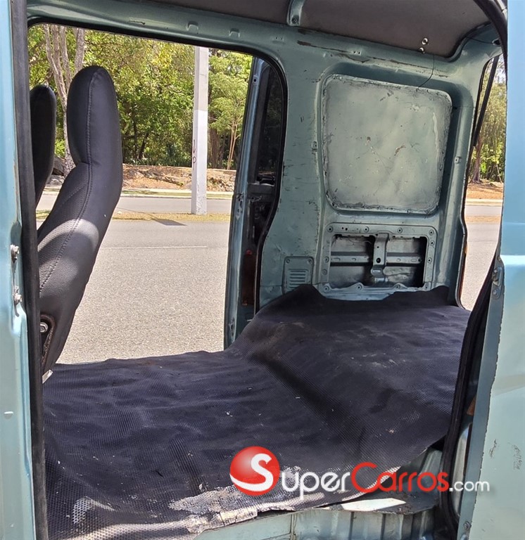 2000 Daihatsu Hijet — foto 11 / 12