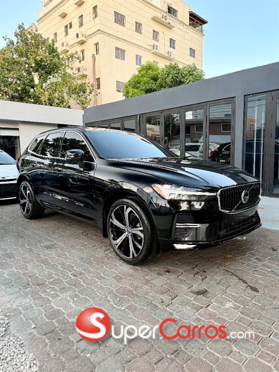 2022 Volvo XC60 B5 Momentum — foto 3 / 11