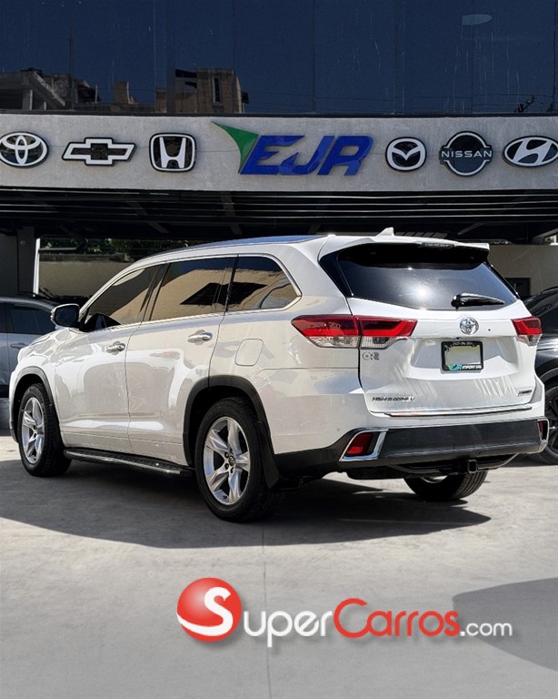 2017 Toyota Grand Highlander Platinum — foto 3 / 7