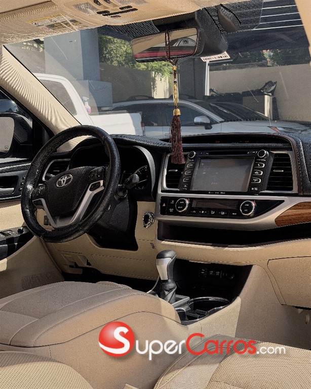 2017 Toyota Grand Highlander Platinum — foto 7 / 7