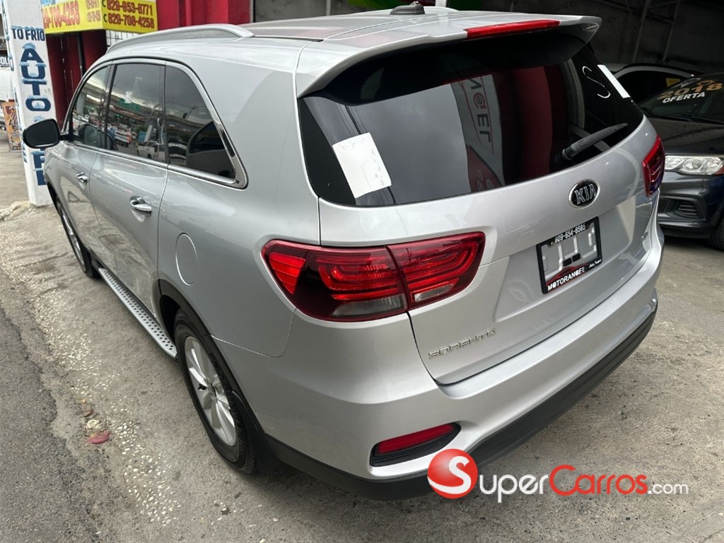 2020 Kia Sorento LX — foto 4 / 11