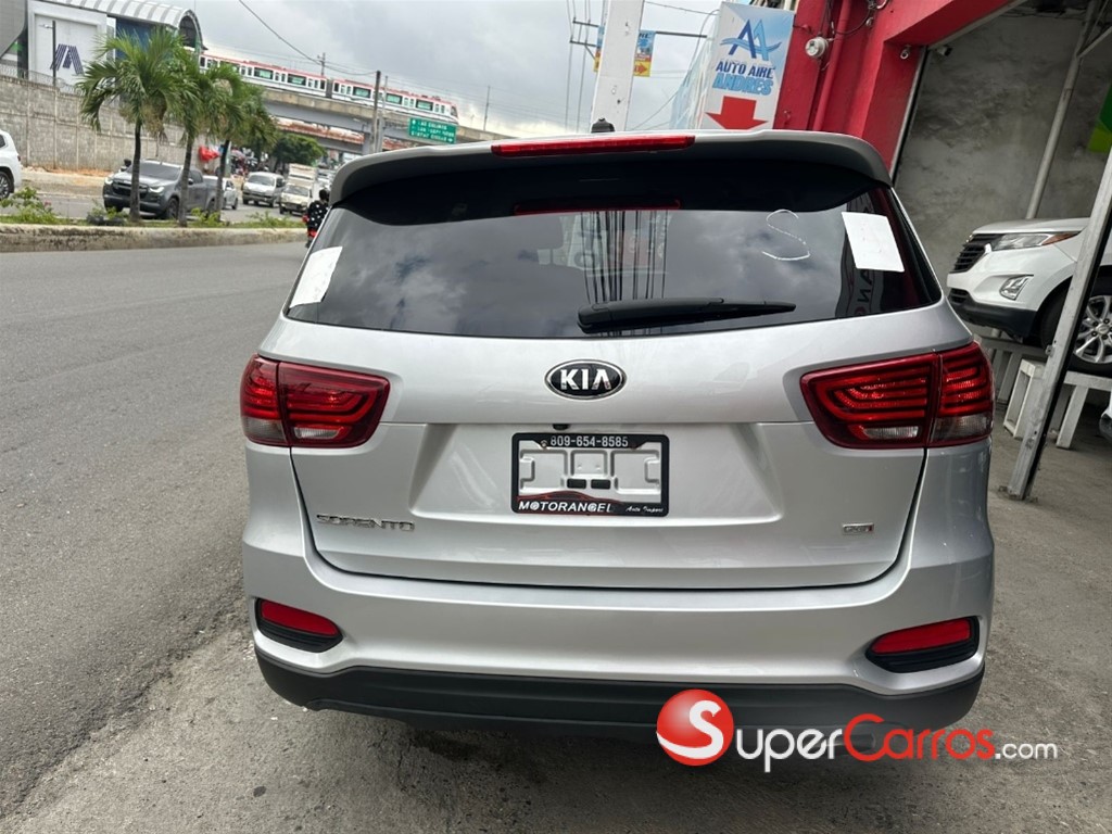 2020 Kia Sorento LX — foto 5 / 11