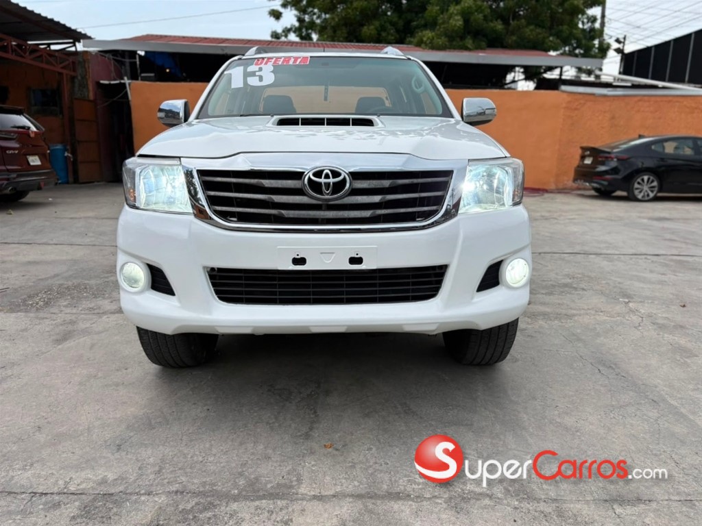 2013 Toyota Hilux — foto 3 / 9