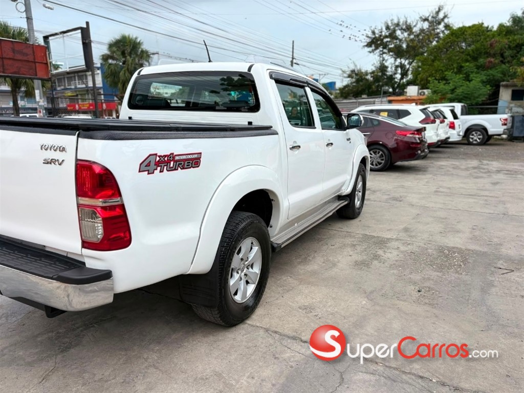 2013 Toyota Hilux — foto 4 / 9