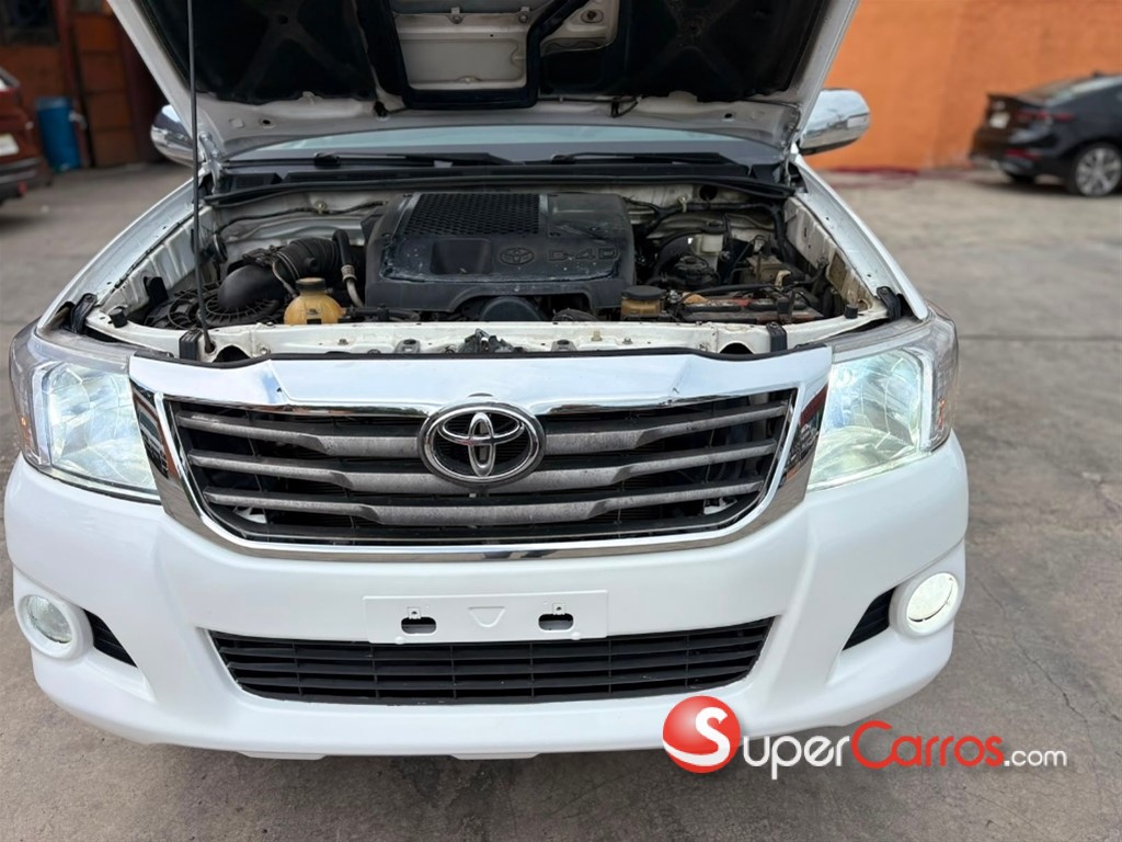 2013 Toyota Hilux — foto 9 / 9