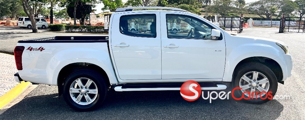 2017 Isuzu DMAX LS — foto 3 / 12