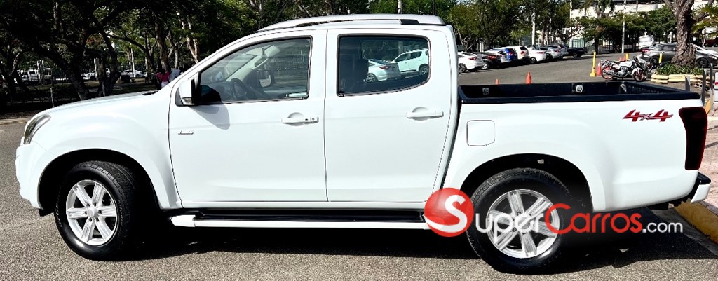 2017 Isuzu DMAX LS — foto 7 / 12