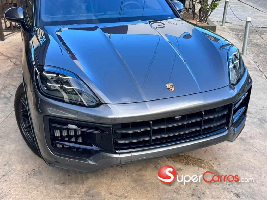 2026 Porsche Cayenne GTS — foto 2 / 12