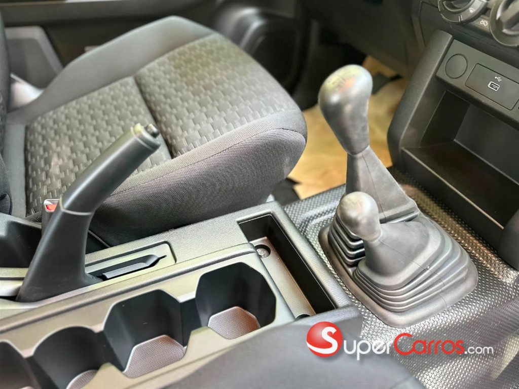 2027 Mitsubishi Motors L 200 Triton — foto 7 / 12