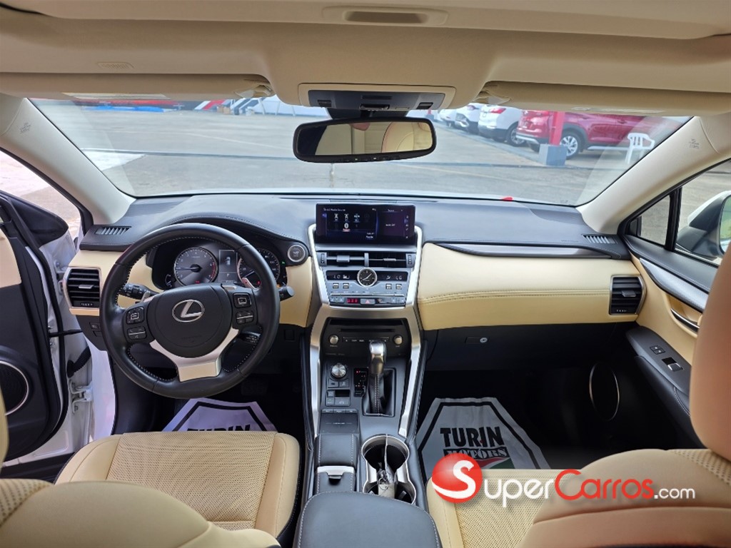 2021 Lexus NX 300 — foto 10 / 12