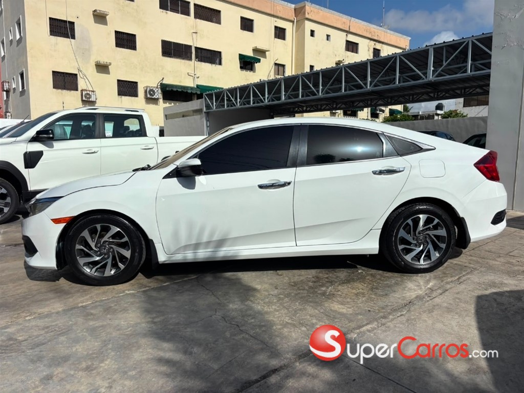2016 Honda Civic LX — foto 11 / 12