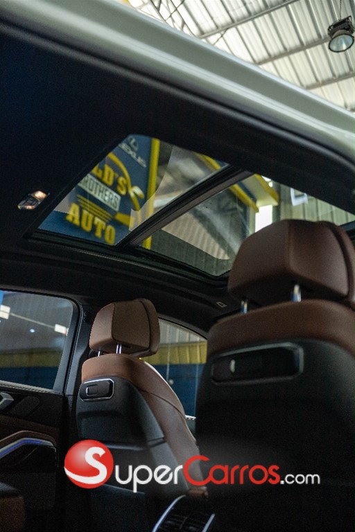 2025 BMW X 6 xDrive40i — foto 9 / 12