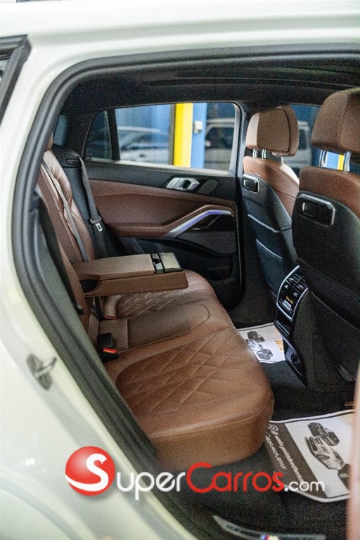 2025 BMW X 6 xDrive40i — foto 10 / 12