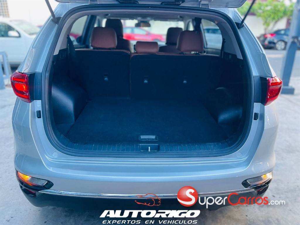 2020 Kia Sportage LX — foto 7 / 12