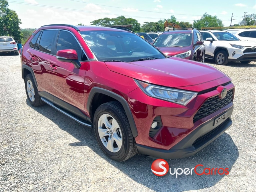 2020 Toyota RAV4 XLE — foto 3 / 10