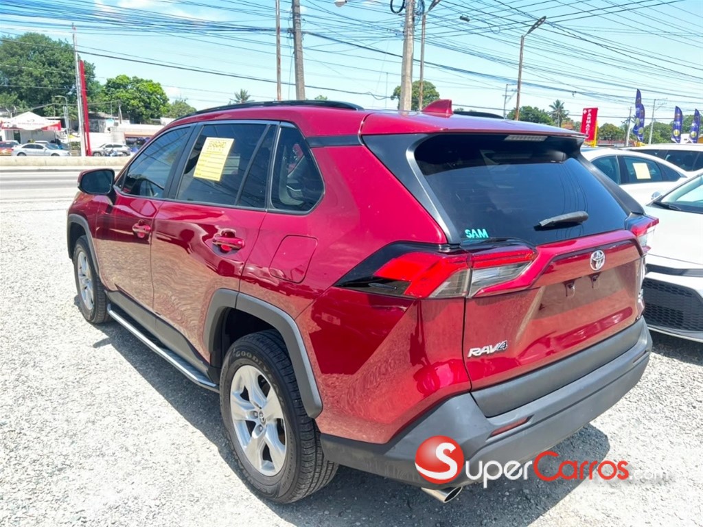 2020 Toyota RAV4 XLE — foto 4 / 10