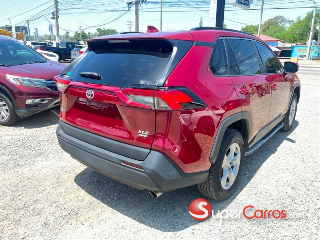 2020 Toyota RAV4 XLE — foto 6 / 10