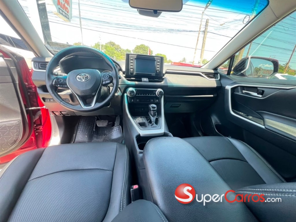 2020 Toyota RAV4 XLE — foto 7 / 10
