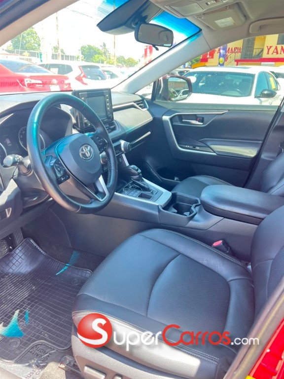 2020 Toyota RAV4 XLE — foto 8 / 10