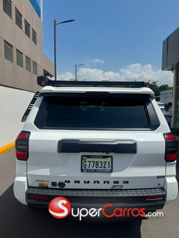 2026 Toyota 4 Runner SR5 Premium — foto 4 / 9