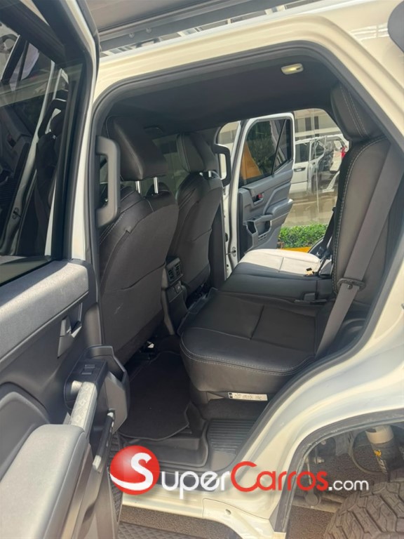 2026 Toyota 4 Runner SR5 Premium — foto 5 / 9