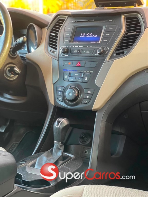 2017 Hyundai Santa Fe — foto 7 / 11