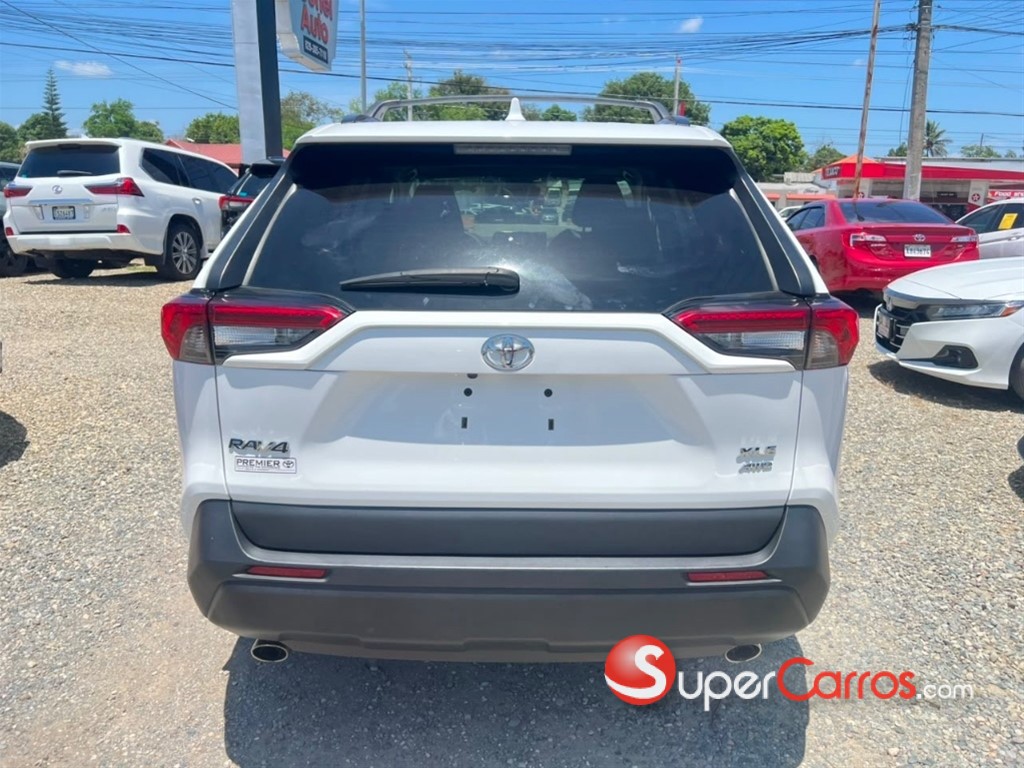 2022 Toyota RAV4 XLE Premium — foto 4 / 11