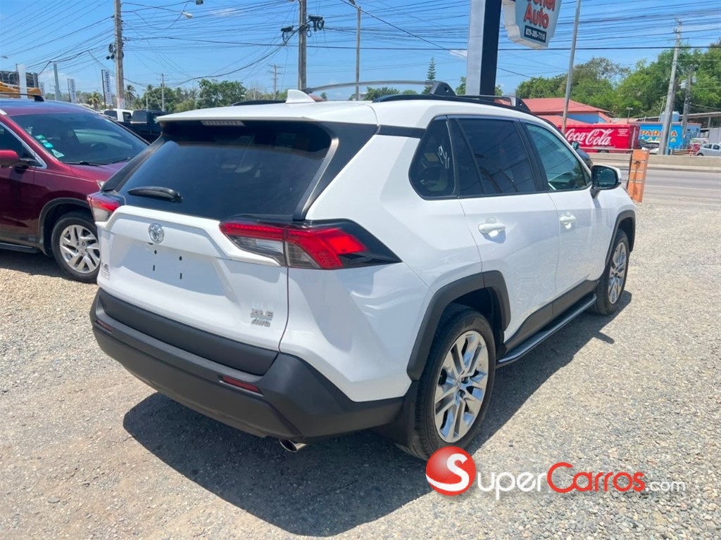 2022 Toyota RAV4 XLE Premium — foto 6 / 11