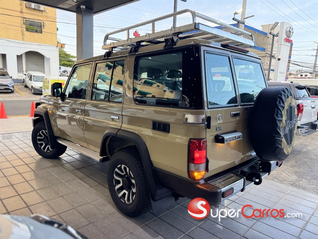 2027 Toyota Land Cruiser LX Serie 70 — foto 4 / 9