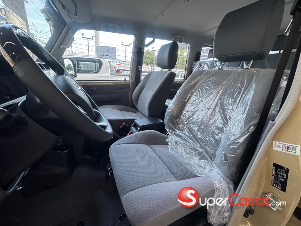 2027 Toyota Land Cruiser LX Serie 70 — foto 9 / 9