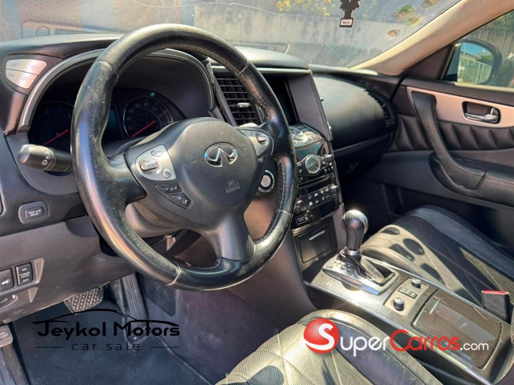 2011 Infiniti FX-35 — foto 2 / 12