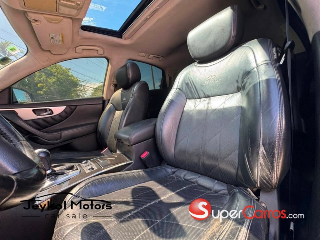 2011 Infiniti FX-35 — foto 3 / 12