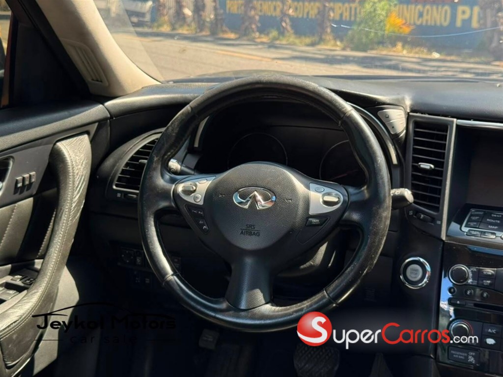2011 Infiniti FX-35 — foto 5 / 12