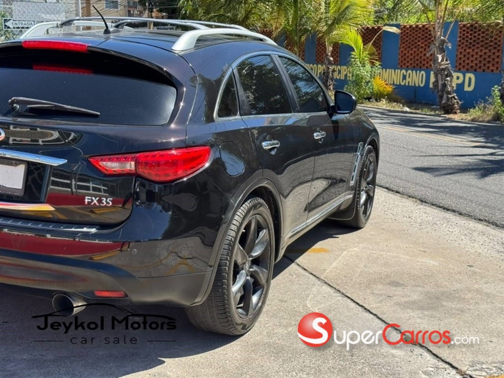 2011 Infiniti FX-35 — foto 12 / 12