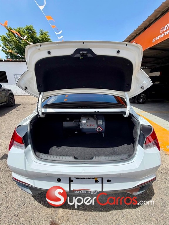 2022 Hyundai Avante — foto 10 / 12