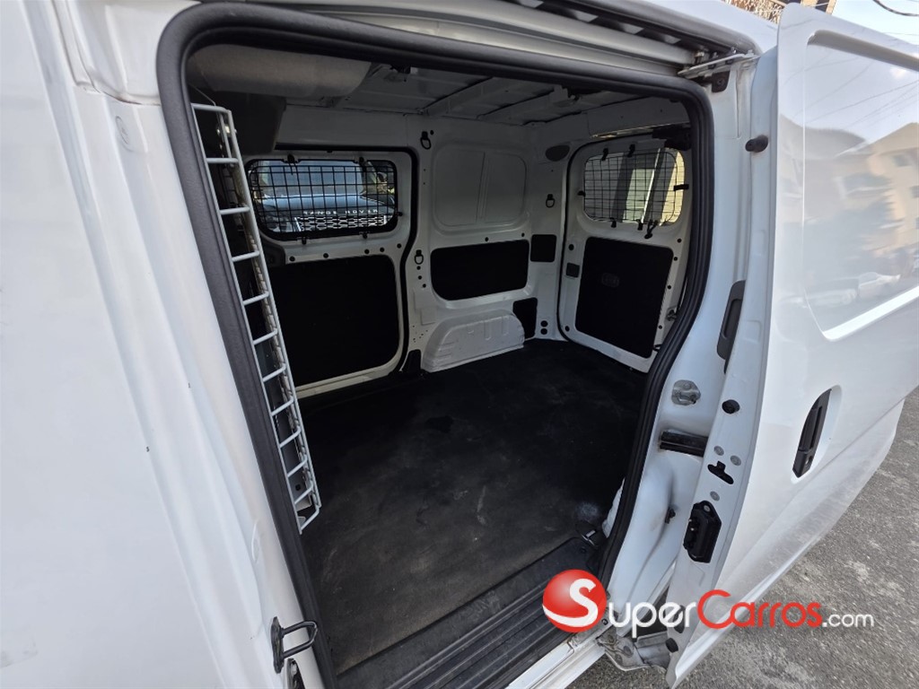 2021 Nissan NV 200 — foto 7 / 9