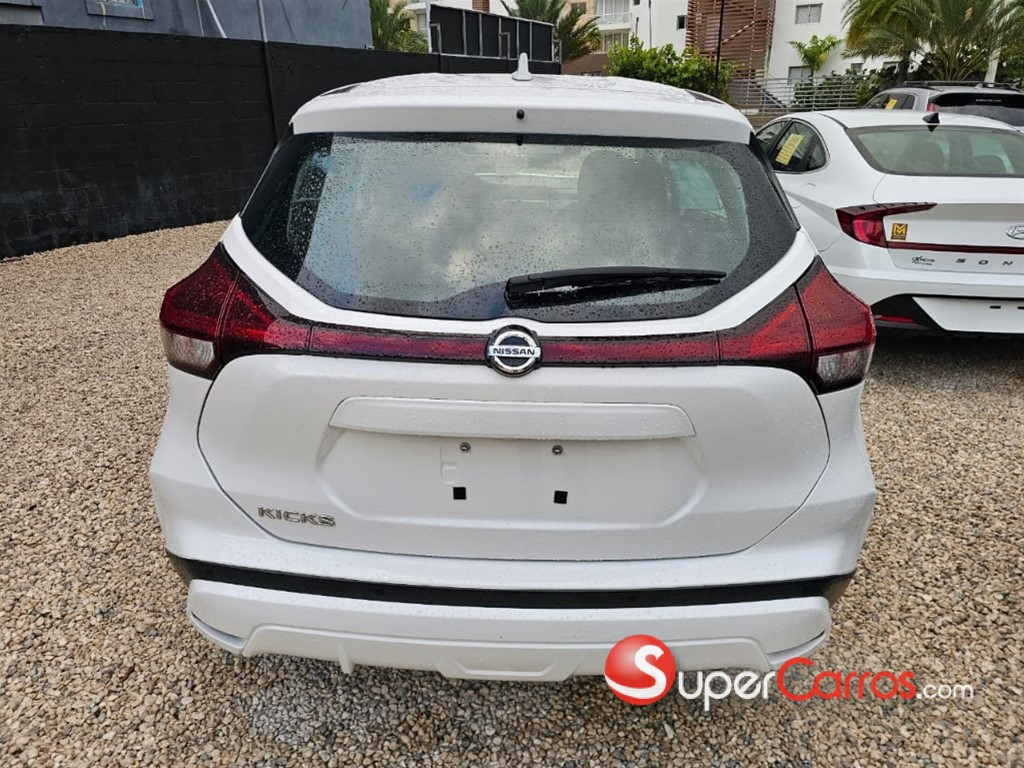 2021 Nissan Kicks — foto 2 / 8