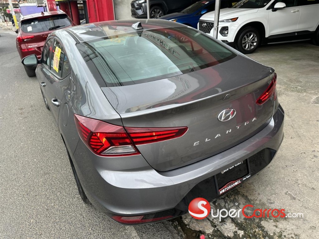 2020 Hyundai Elantra SEL — foto 4 / 10