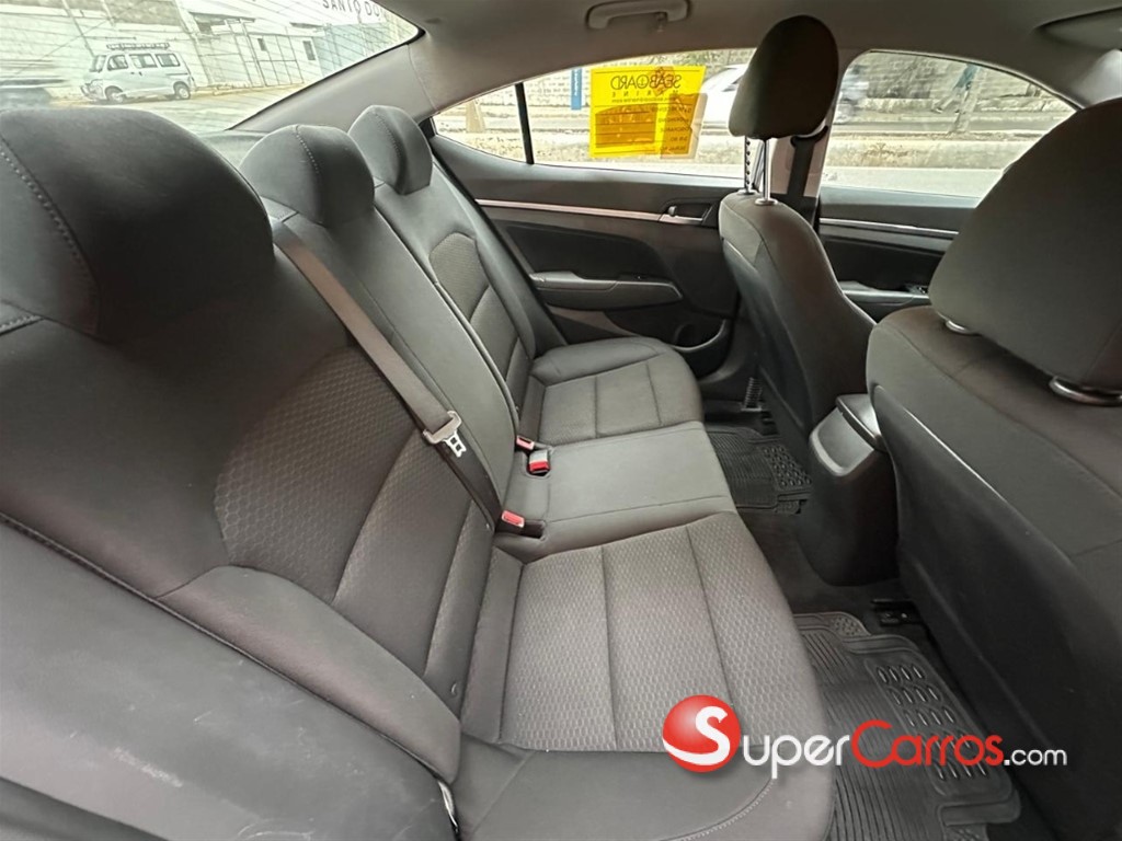 2020 Hyundai Elantra SEL — foto 9 / 10