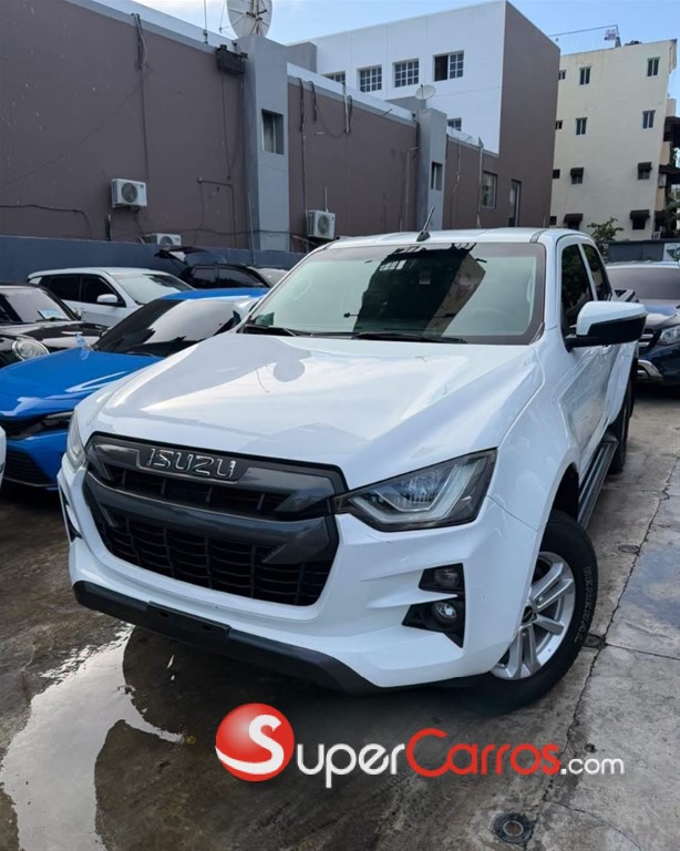 2023 Isuzu DMAX — foto 2 / 10