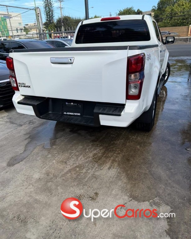 2023 Isuzu DMAX — foto 5 / 10