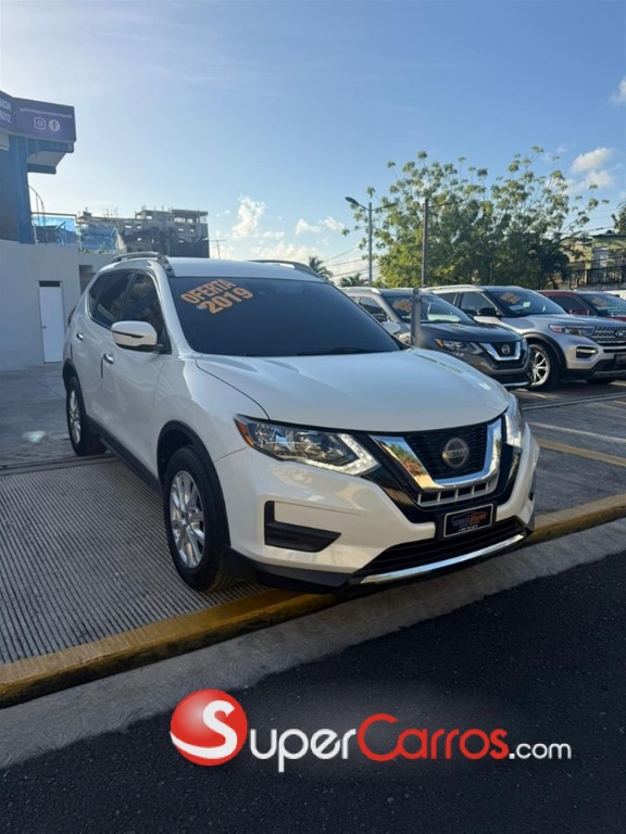 2019 Nissan Rogue SV — foto 5 / 11
