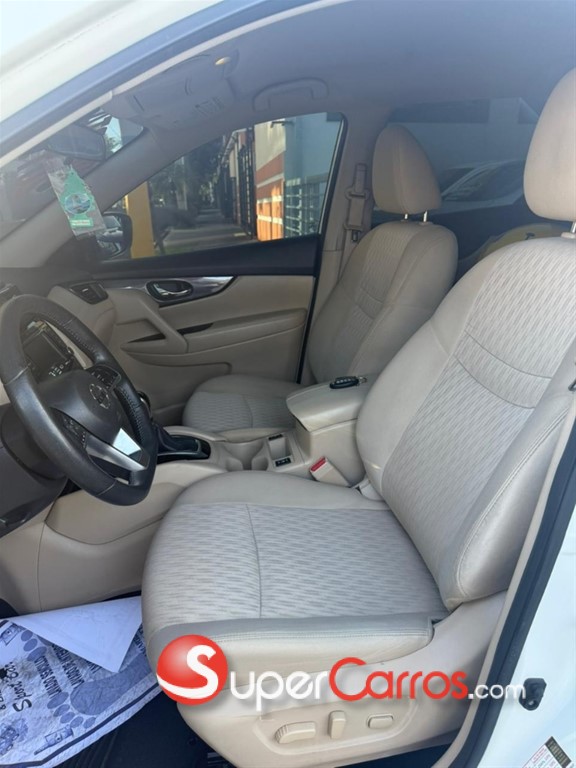 2019 Nissan Rogue SV — foto 9 / 11