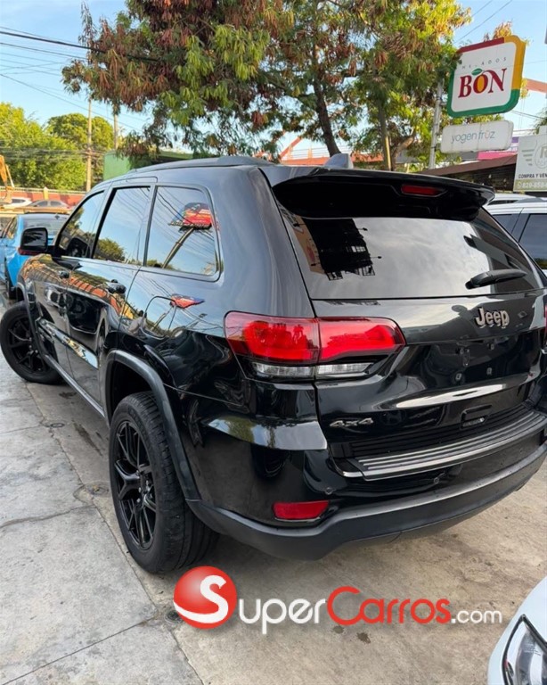 2016 Jeep Grand Cherokee Laredo — foto 3 / 7