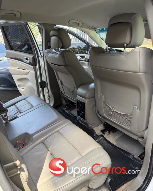 2011 Jeep Grand Cherokee Laredo — foto 8 / 10