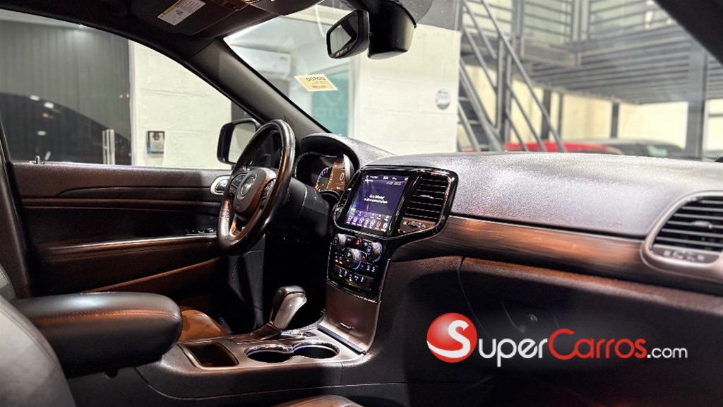 2020 Jeep Grand Cherokee Altitude — foto 9 / 12
