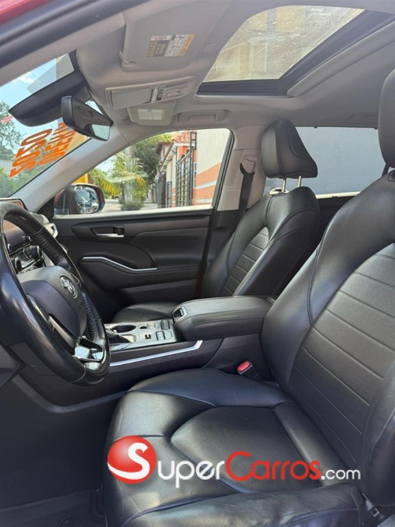 2020 Toyota Highlander XLE — foto 9 / 12