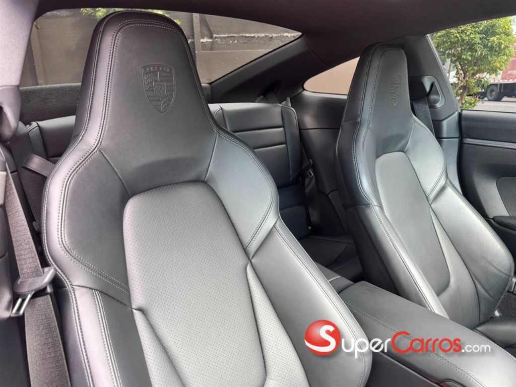 2025 Porsche 911 Carrera — foto 6 / 9
