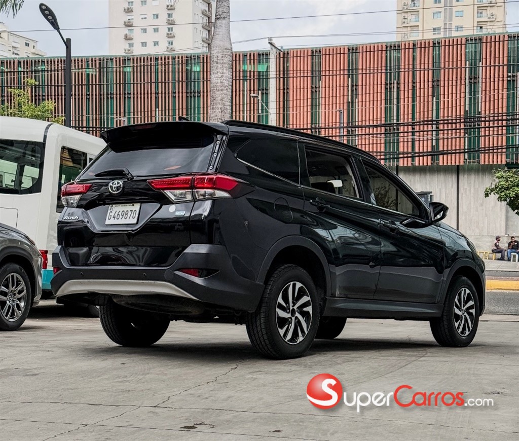 2019 Toyota Rush — foto 2 / 9